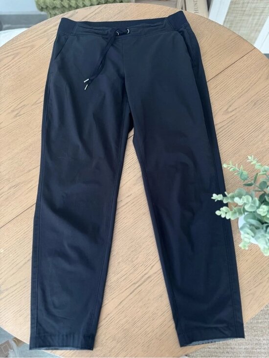 Athleta Pants - Athleta Black pants - Straight leg size 10